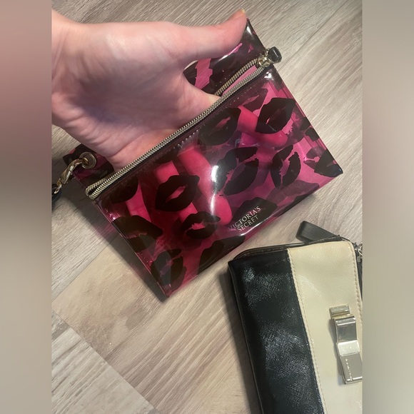 Lot of 3 Victoria’s Secret wristlets - Picture 3 of 6